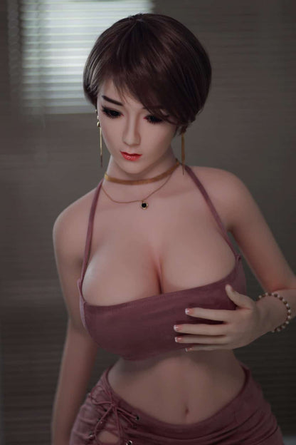 Ako: Asian Sex Doll